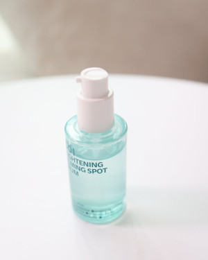 아이소이 브라이트닝 마데카소사이드 카밍 스팟 세럼(로즈마데카 트러블 흔적 세럼) 50ml